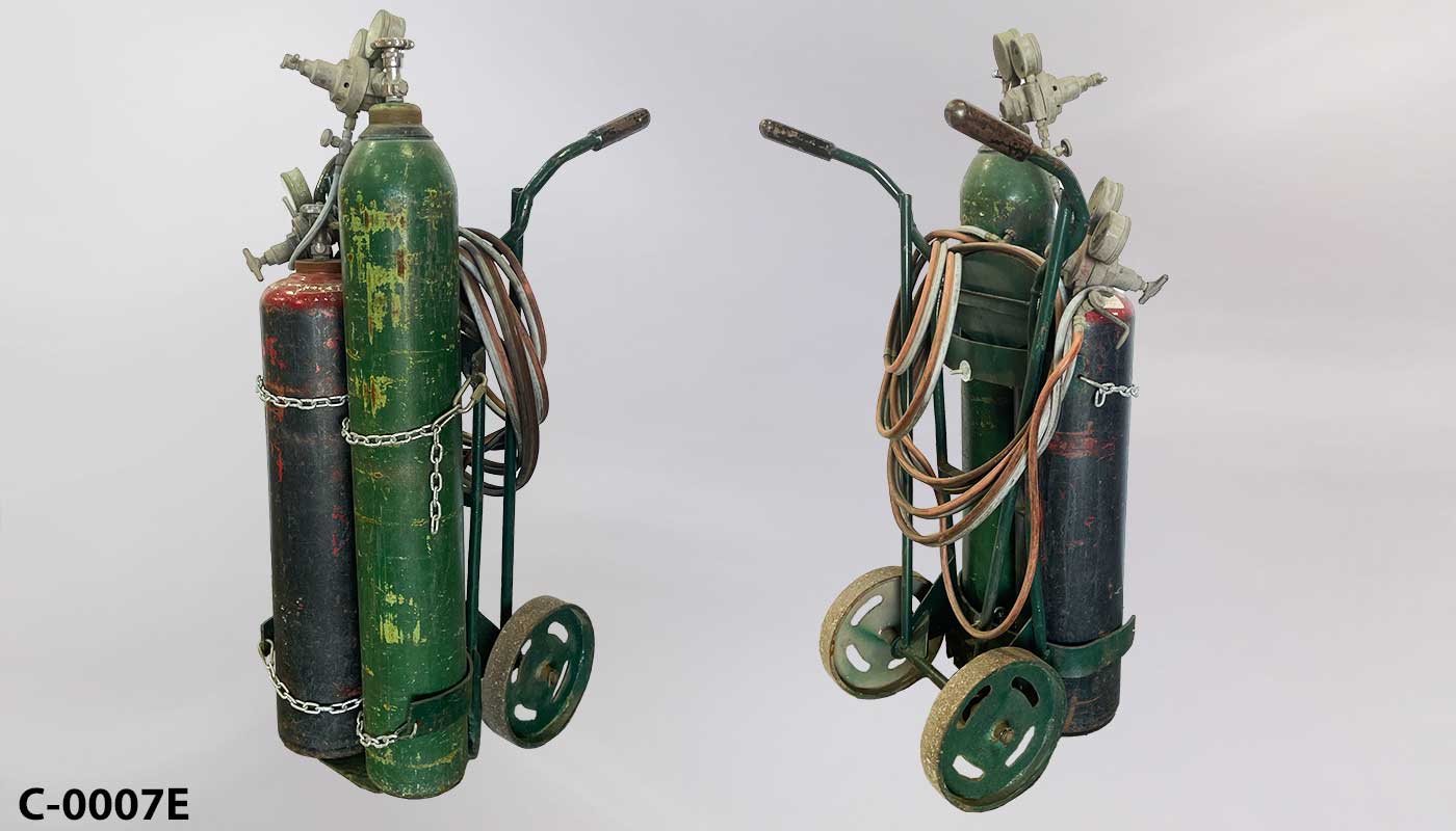 Welder's cart 23"wx44"t, stock number C-0007e