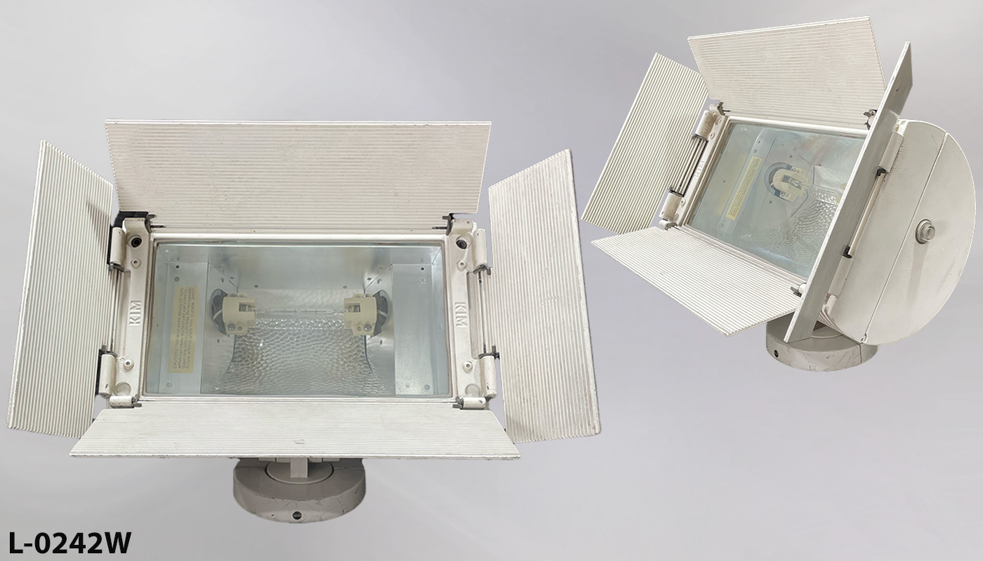 Light, stock number L-0242w