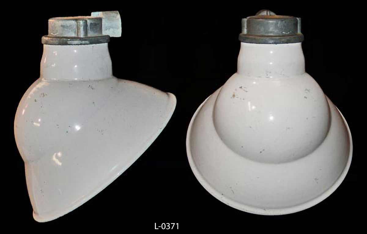 Light, stock number L-0371