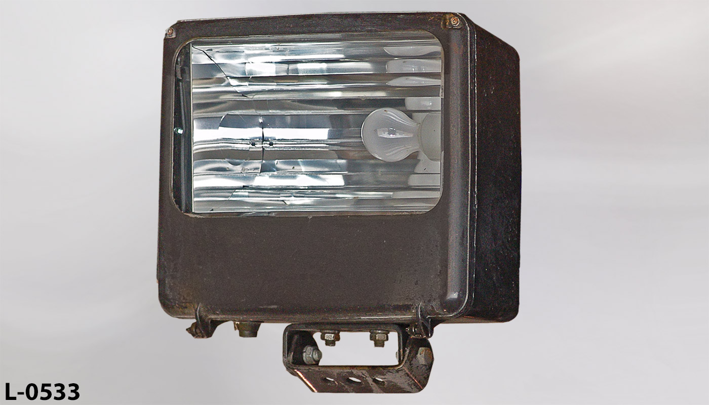 Light, stock number L-0533